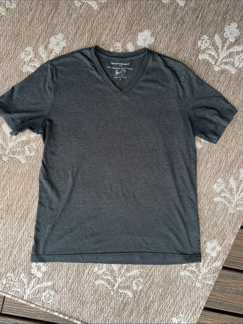 Banana Republic Men’s V-Neck T-Shirt in Dark Gray